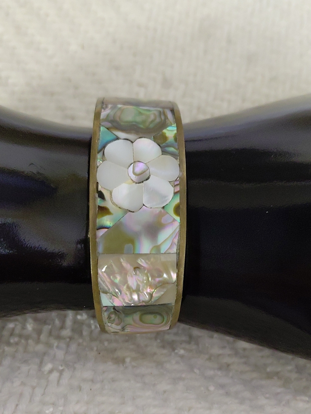 Vintage Mother of Pearl And Abalone Flower Inlay Bangle Bracelet